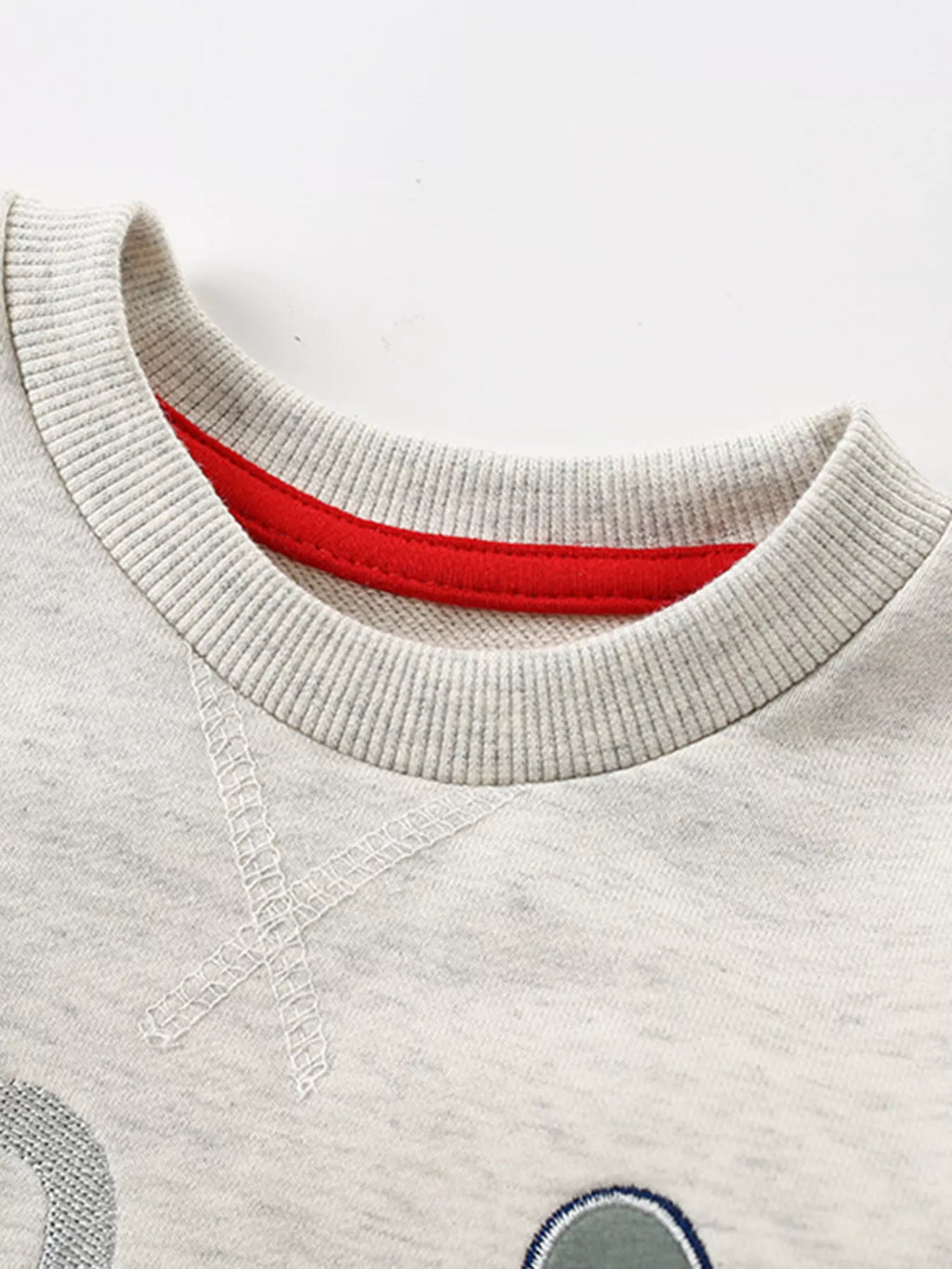 Boys Sweatshirt Beige Dinosaur Embroidered Crew Neck Top for Children's 4ae40fd279e64ed49739984d1d743e52-Max-Origin Trendsi