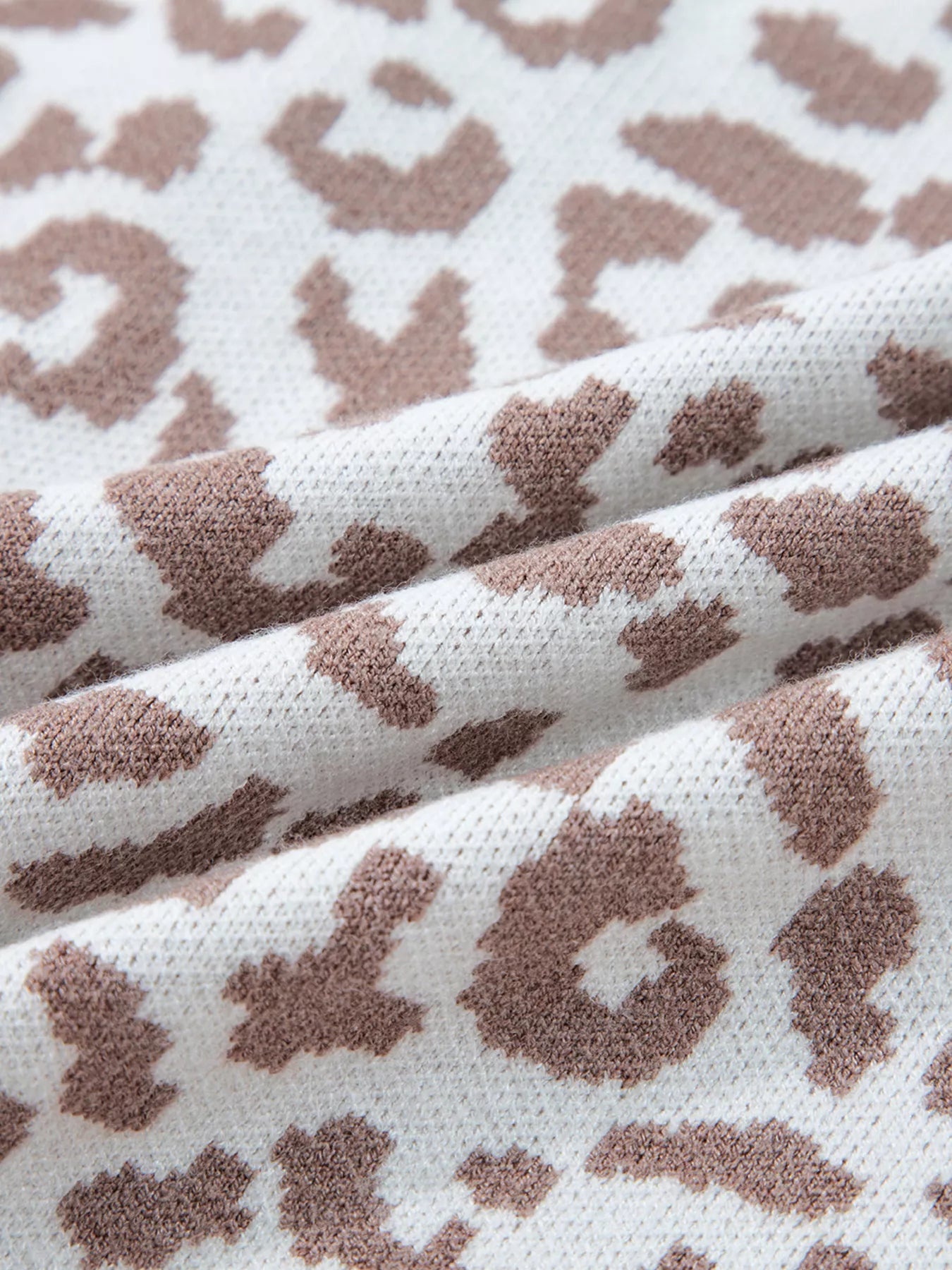 Leopard Women's Cardigan Chunky Knitted Drop Shoulder Long Sleeve Buttoned 4e3a72b3d4fe487b828ad25a9ca02901-Max-Origin Trendsi