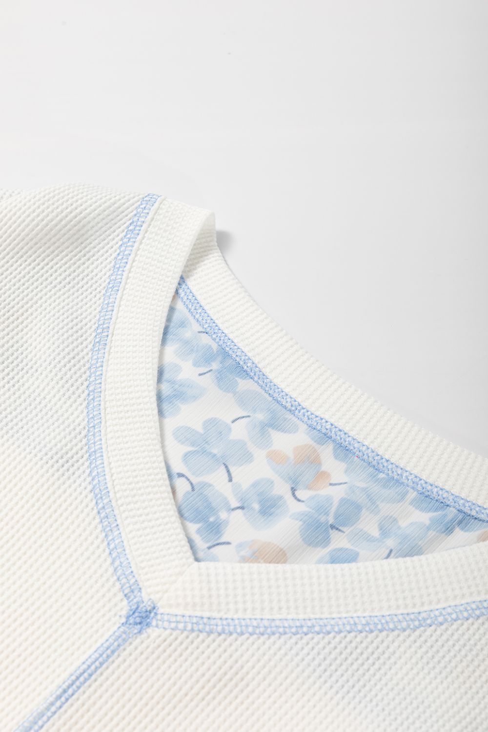 Women Blouse White Floral Blue High-Low V-Neck Long Sleeve Cotton Blend Top 4e43aaf4-7aa5-4dd1-af39-dbfb43374144-Max Trendsi