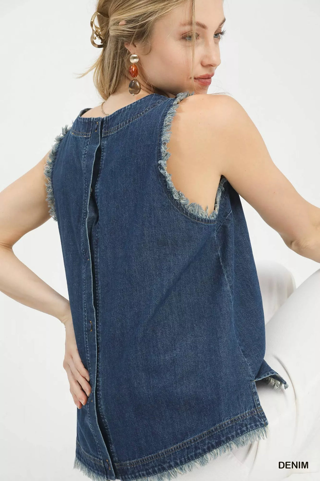 Umgee Denim Top Blue Sleeveless Fringe Hem Blouse 4ee2ce35-a8d7-49b8-91c1-91eb9480d04a-Max-Origin Trendsi