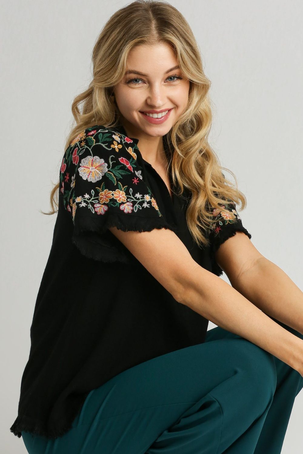 Umgee Linen Shirt Black with Embroidered Short Sleeves Raw Hem Top 5032fe09-367a-4095-a5c7-aa4b7cf73bda-Max Trendsi