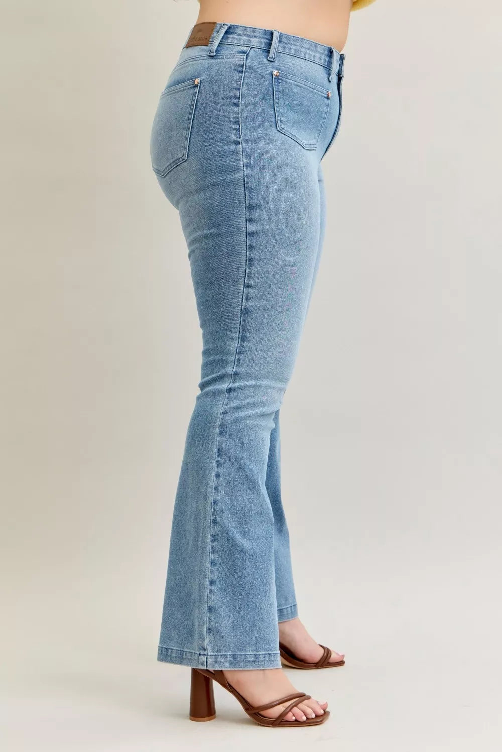 Judy Blue Bootcut Jeans Mid Rise with Contrast Wash & Front Patch Pockets 505f03e5-81ee-4070-8e2d-9cd0685e2e70-Max-Origin Trendsi