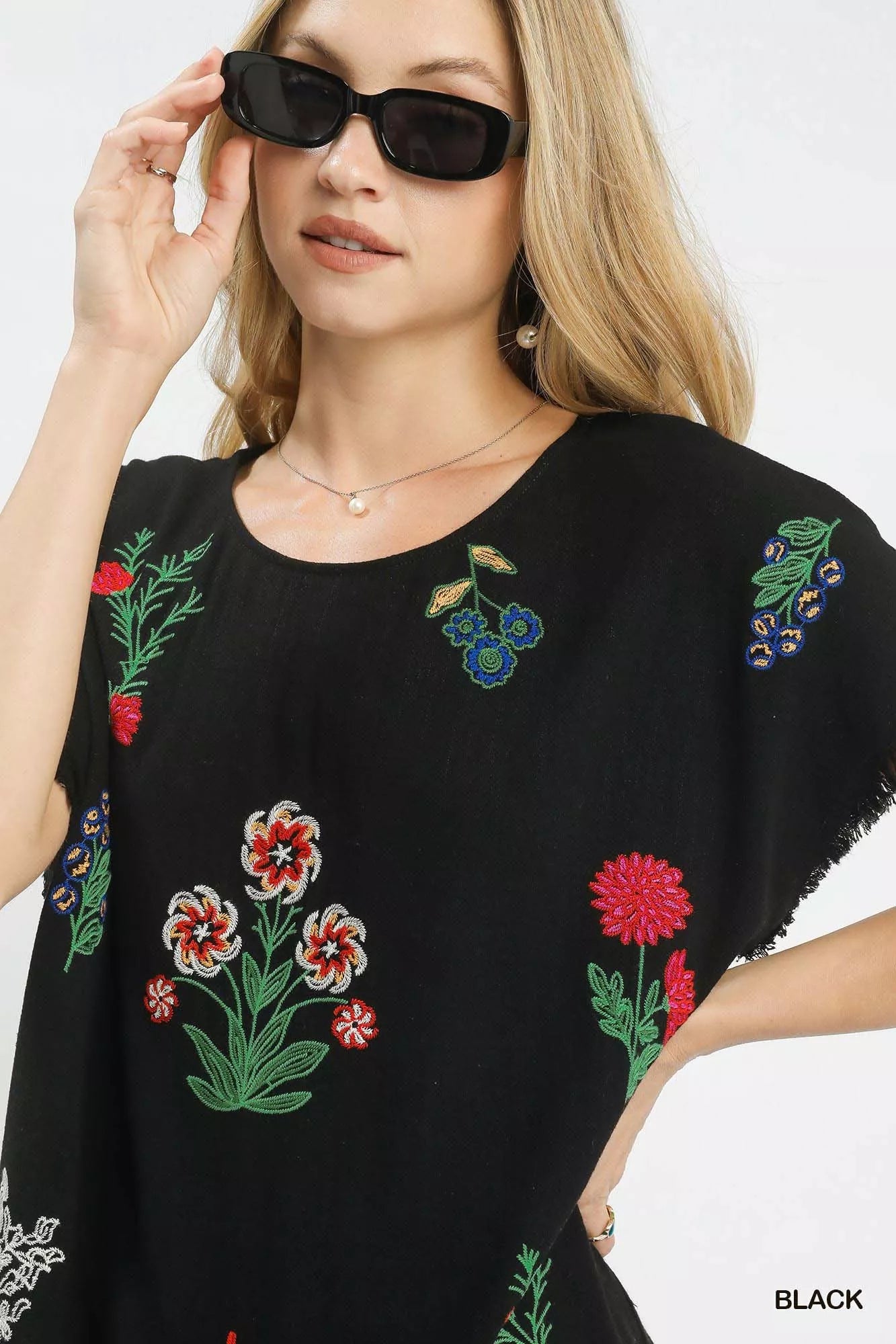 Umgee Linen Blend Embroidered Frayed Hem Top 51e5bcc9-ec63-4a69-b508-95b4881f0c9e-Max-Origin Trendsi