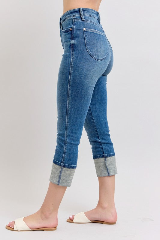 Judy Blue Skinny Cuff Capris Jeans with Pockets Medium Washed 53c933f1-7814-4779-bc91-b0fdecf46fd3-Max Trendsi