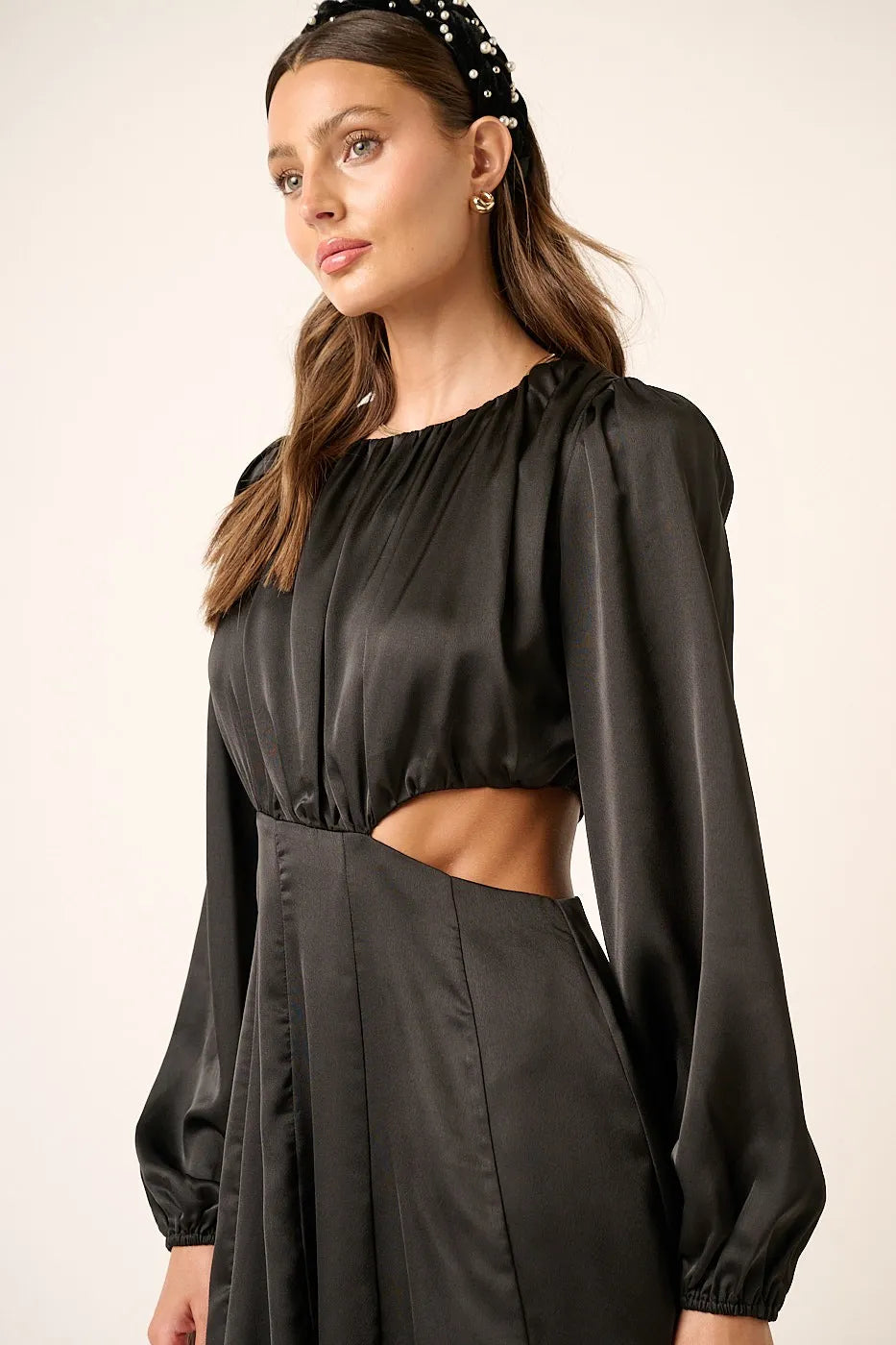 Mittoshop Mini Dress Black Satin Side Cutout Detail Long Sleeve 54ce5607fdbf4608a9f7f281d889aef3-Max-Origin Trendsi