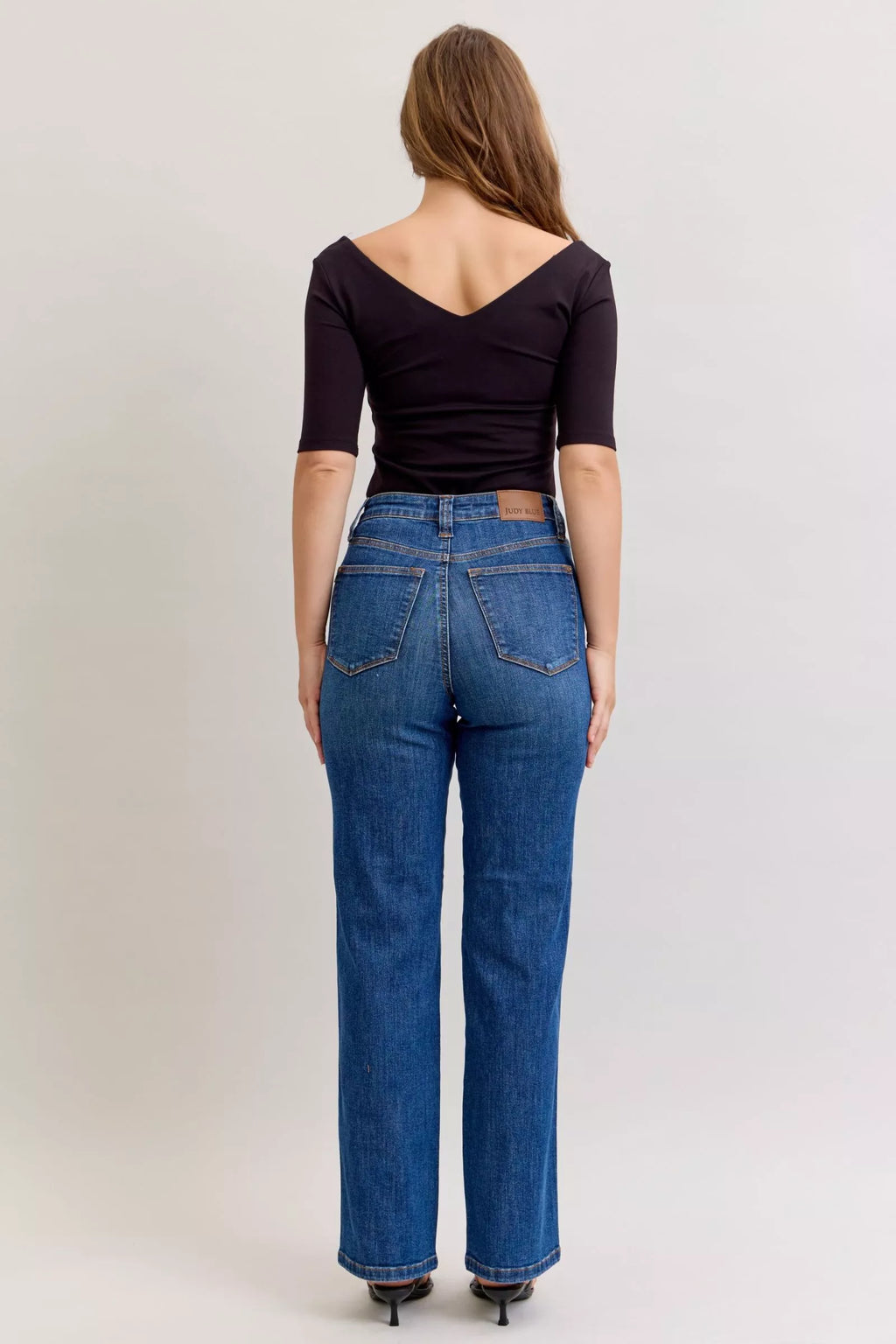 Judy Blue Womens Straight Jeans High Waist Tummy Control Mid Wash Denim 550c97cc-d18e-43f4-b25d-078291edf31d-Max-Origin Trendsi