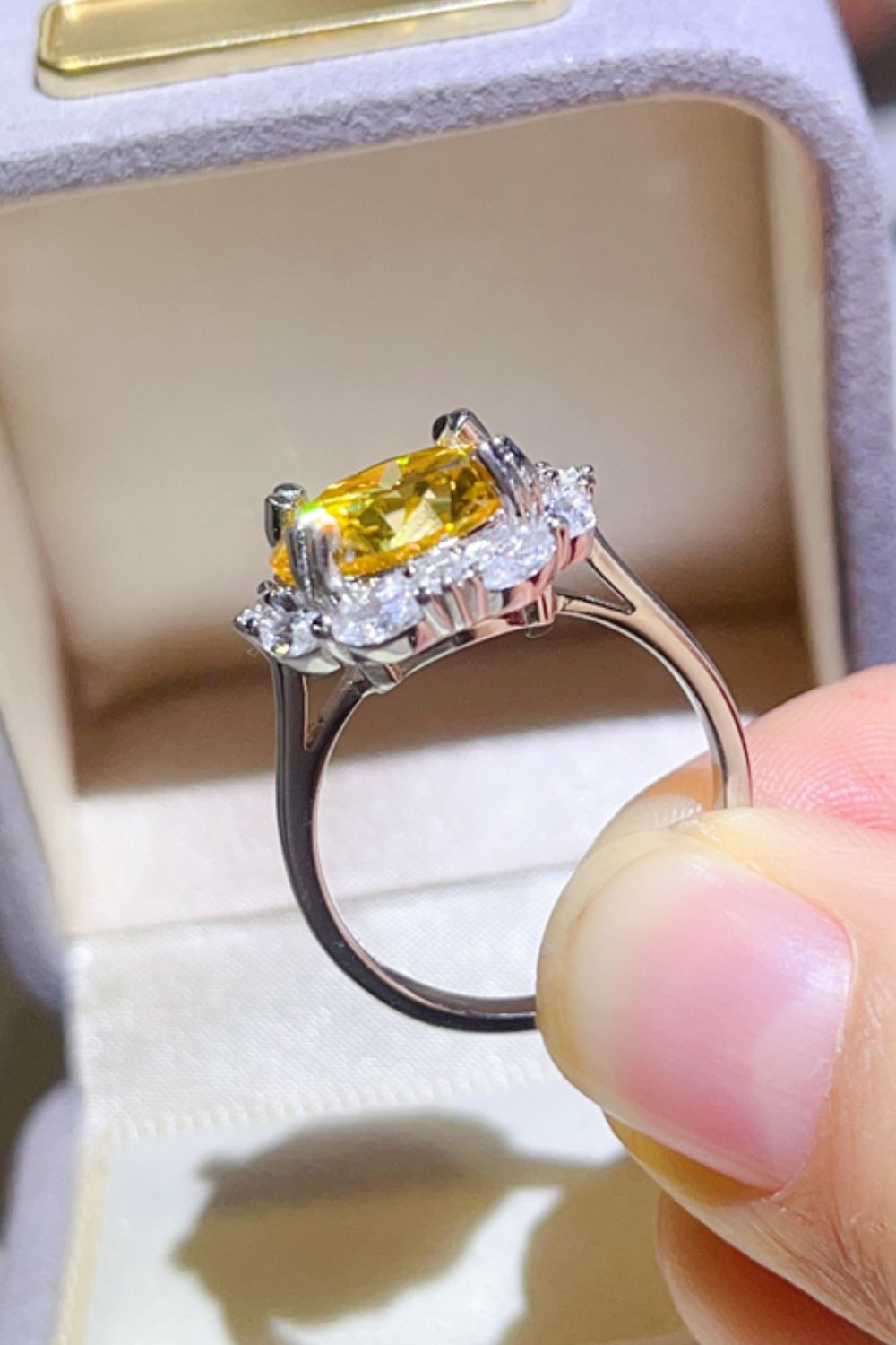 Silver Ring 5 Carat Moissanite Yellow Stone Round 925 Sterling Platinum-plated 5523f4ed-f432-49f7-9834-1f19897eaaba-Max Trendsi