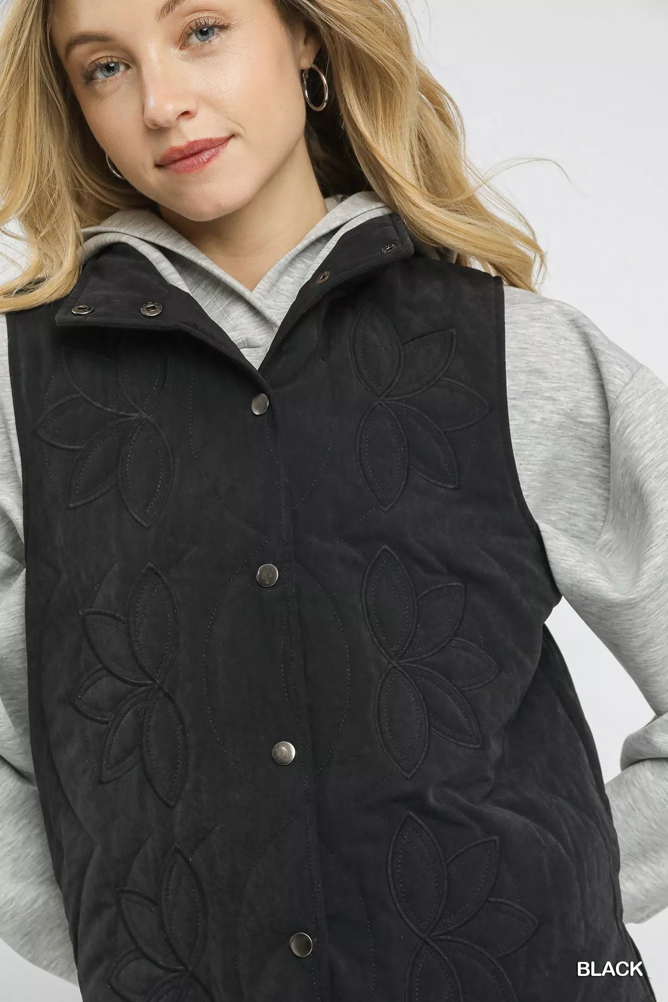 Umgee Womens Quilted Black Vest Floral Embroidered Snap Outwear 5566fecf-6dee-417d-904a-cf75ae5c4b87-Max-Origin Trendsi
