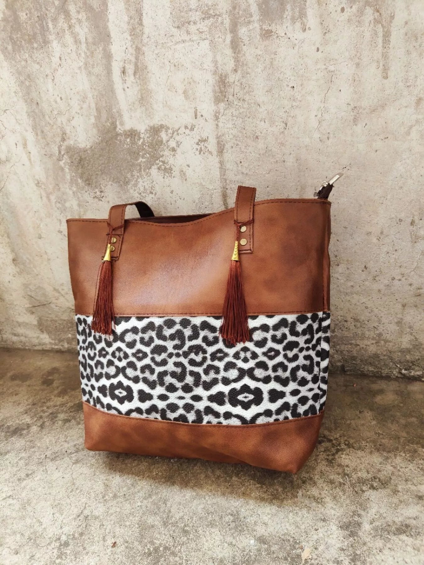 Leopard Tote Bag Tassel Pu Leather Small Brown Women's Handbags Caramel One Size 55ef06be-9624-43ad-88b6-348026a08b16-Max-Origin Trendsi