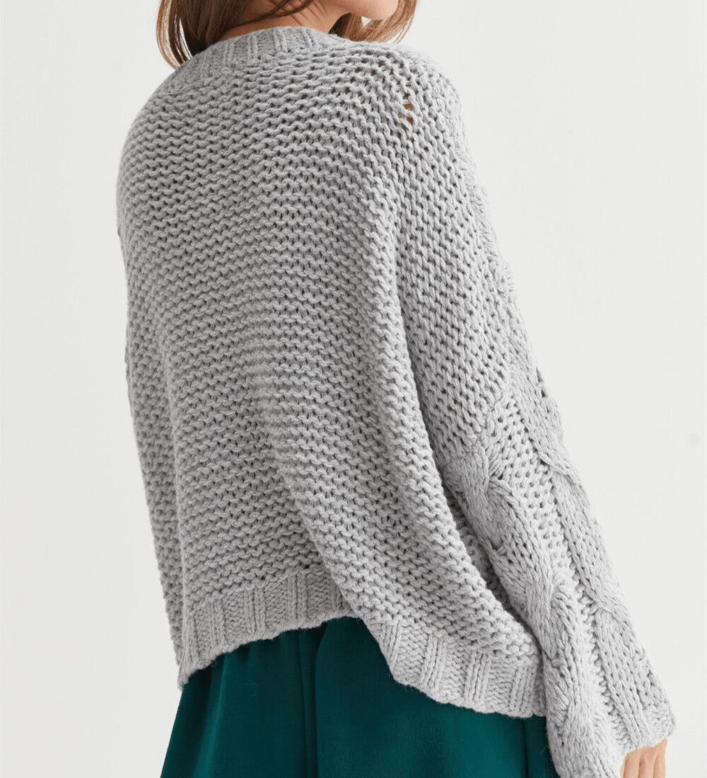 HYFVE Cable Knit Gray Sweater Usa Stock V-Neck Oversized Long Sleeve Pullover 57_218311fd-f52c-47ea-99ba-779632658156 STYLEINGER