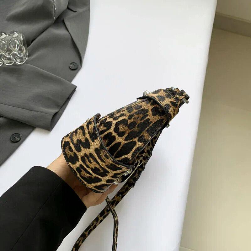 Leopard Crossbody Bags Medium Women Zipper Belt Buckle Rivet Zipper Handbags