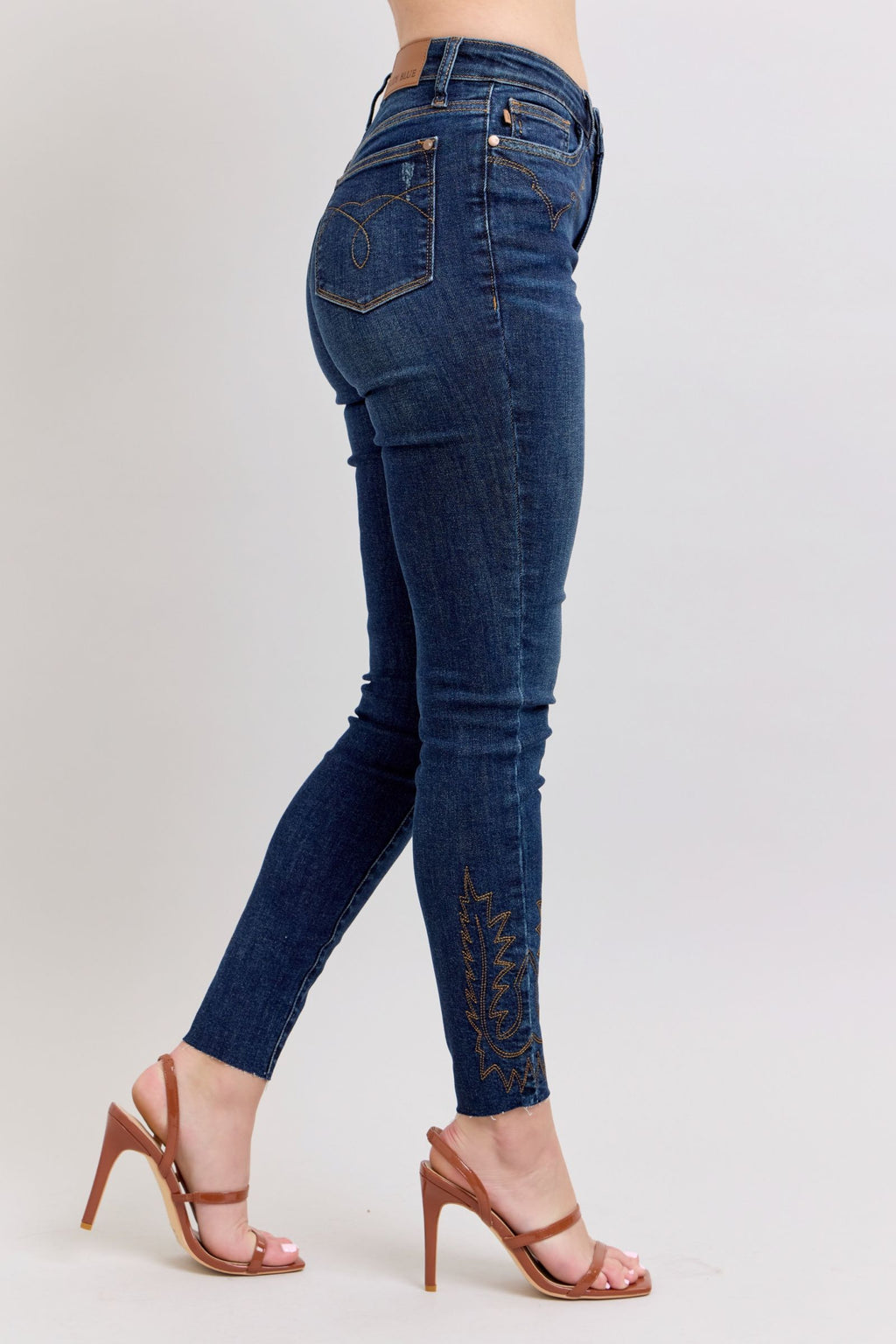 Judy Blue Skinny Jeans Embroidered High Rise Dark Washed Denim Pants 57a9ee98-09ae-45bd-9f06-3cfed956c5a6-Max Trendsi
