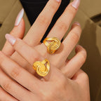 18K Gold-Plated Twisted Ring Titanium steel 58281f56-a1d1-4af4-8962-9babe81f0044-Max Trendsi