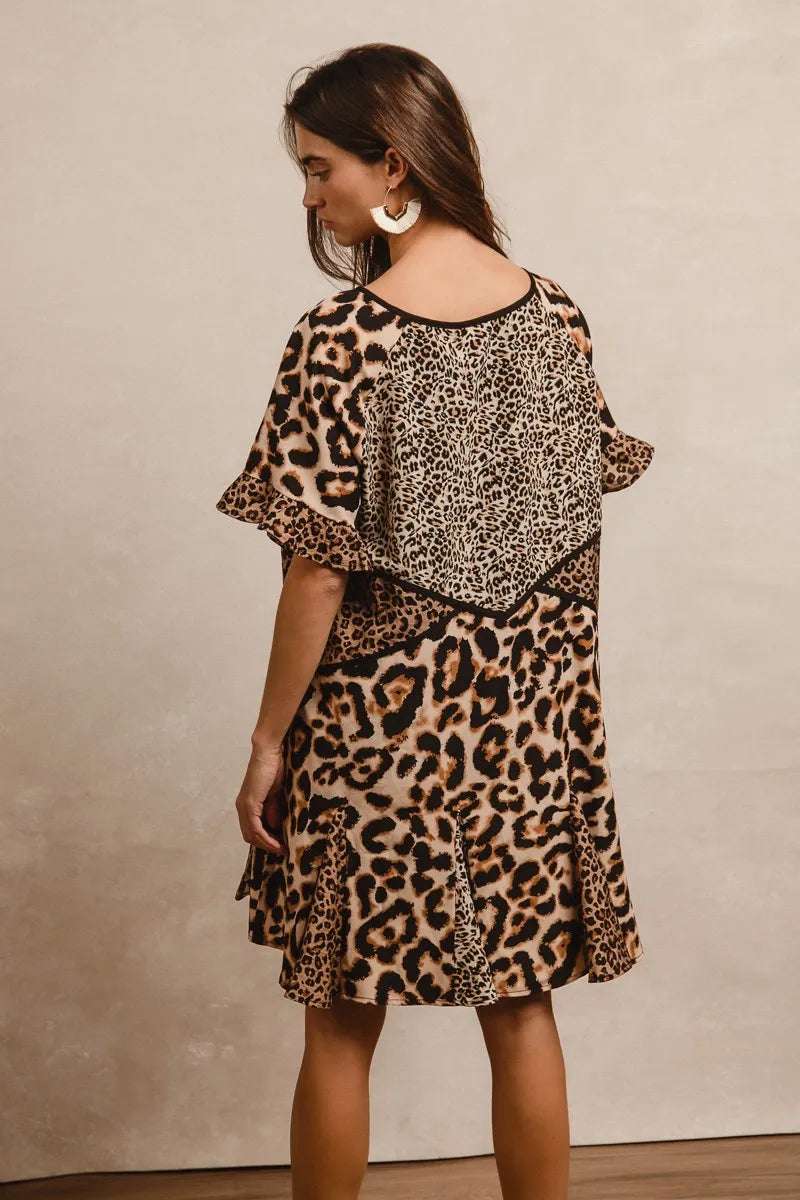 BiBi Leopard Dress Mix and Match Prints Short Sleeves Oversized V Neck 587d677517bd47b287c6716f6b7a79d7-Max-Origin Trendsi