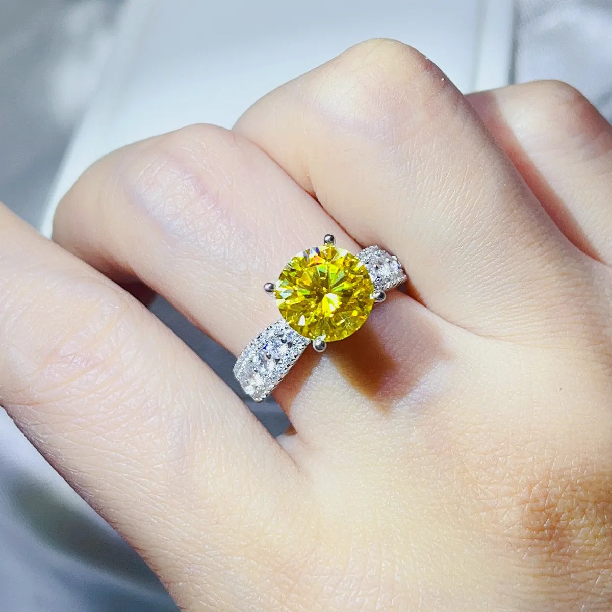 Silver Ring 3 Carat Moissanite Yellow Round Stone 925 Sterling Platinum-plated 594bba01-1aca-42af-a304-cdc1b3e7dedd-Max-Origin Trendsi