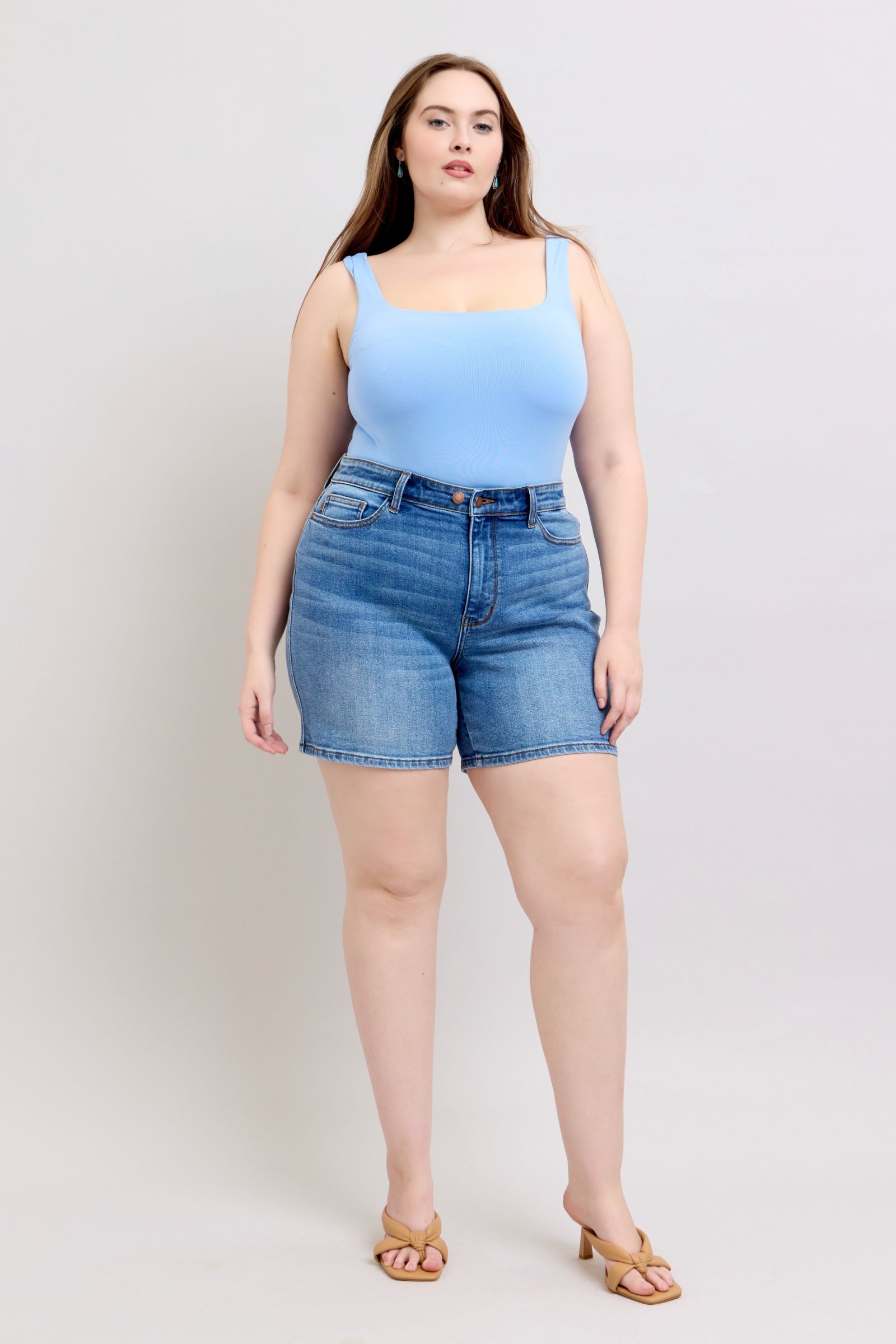 Judy Blue Denim Shorts 2 Buttons with Pockets Medium Wash Plus Sizes 5c41f46b-86ca-47fe-9c05-0225f2531b0e-Max Trendsi