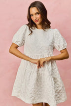 SO ME Floral Mini Dress White Jacquard Diagnol Tiered Short Sleeve 5e76766fe5ae4167a44998a417b6de00-Max-Origin Trendsi