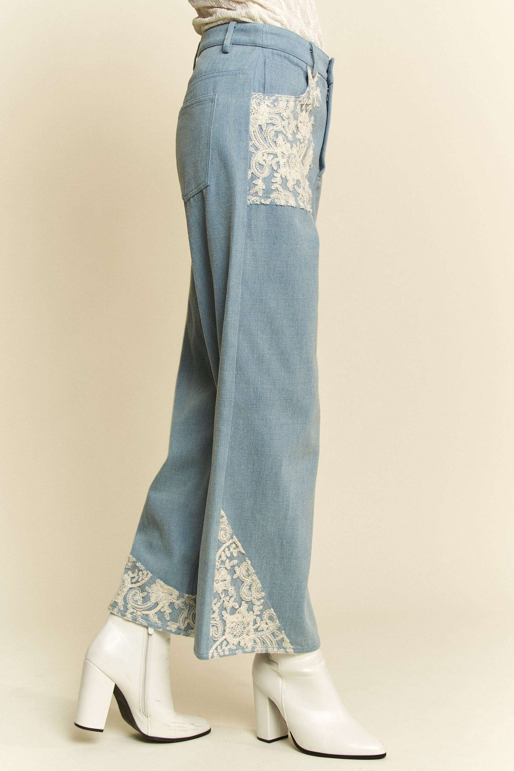 Davi & Dani USA Wide Leg Jeans Lace Applique Light Washed Denim Pants 6032c643-468f-4ab8-982c-9edc252044e5-Max Trendsi