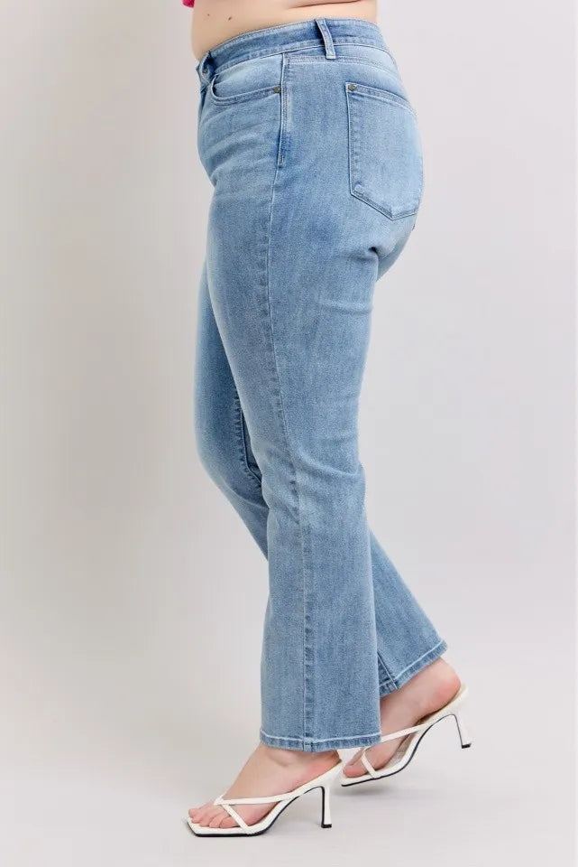 Judy Blue Dad Jeans Plus Size High Waist Medium Wash 6069294c-16a1-4d64-9c37-1f6e93189ffb-Max Trendsi