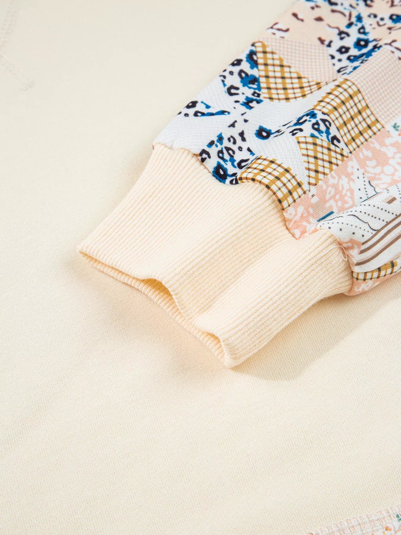 Women's Hoodie Cream Geo Pattern Patchwork with Kangaroo Pocket 626d865356244fe491665b0054b4b829-Max-Origin Trendsi