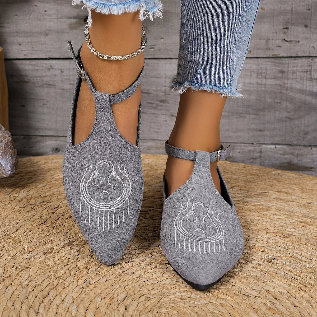 Women's Slip-Ons Point Toe Embroidered for Effortless Style Flat Shoes 6561b9f27a7440b4a34f59a4943f77b4-Max-Origin Trendsi