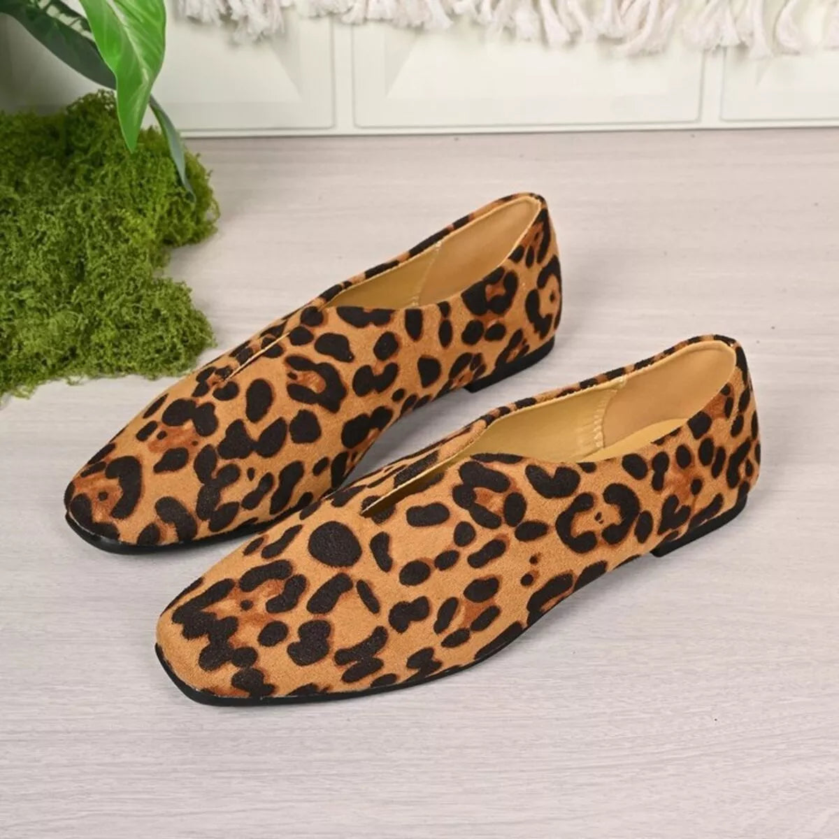 Women's Slip-Ons Leopard Square Toe Flat Casual Shoes 6675e9f5a116413e9323f18c7f6d3bc4-Max-Origin Trendsi