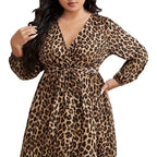 Damen Maxi-Kleid mit Leo-Print, langen Ärmeln und Schlitz, Wickeloptik, Übergröße