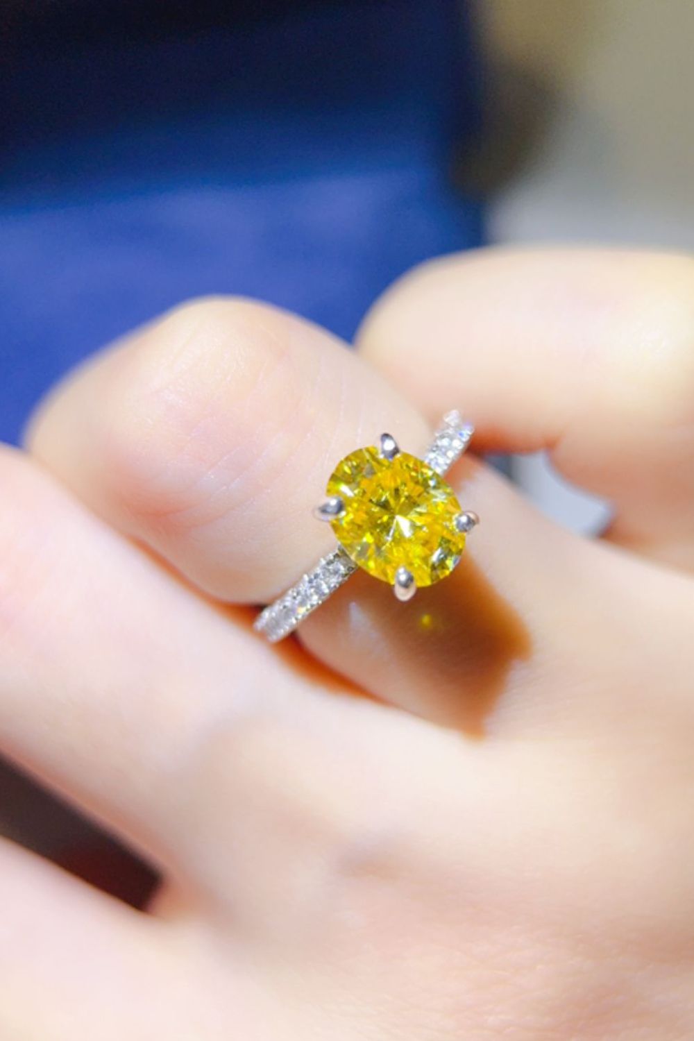 2 Carat Ring Yellow Moissanite Stone 925 Sterling Silver Women Jewelry with Box 6a71e737-69e0-402b-ac38-93414f0c3be1-Max Trendsi