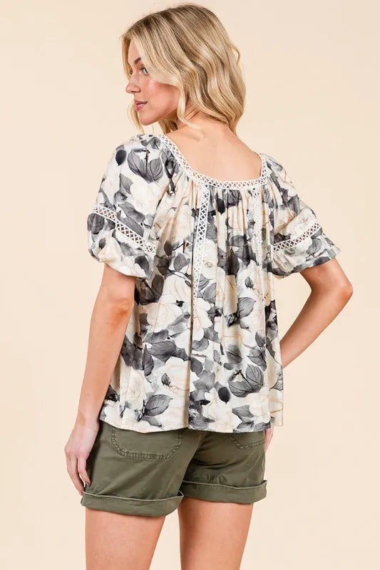 Lime 'N' Chili Blouse Black Floral Print Lace Trim Puff Short Sleeve 6ca61312b5154ddd8b0e2856b5434a89-Max-Origin Trendsi