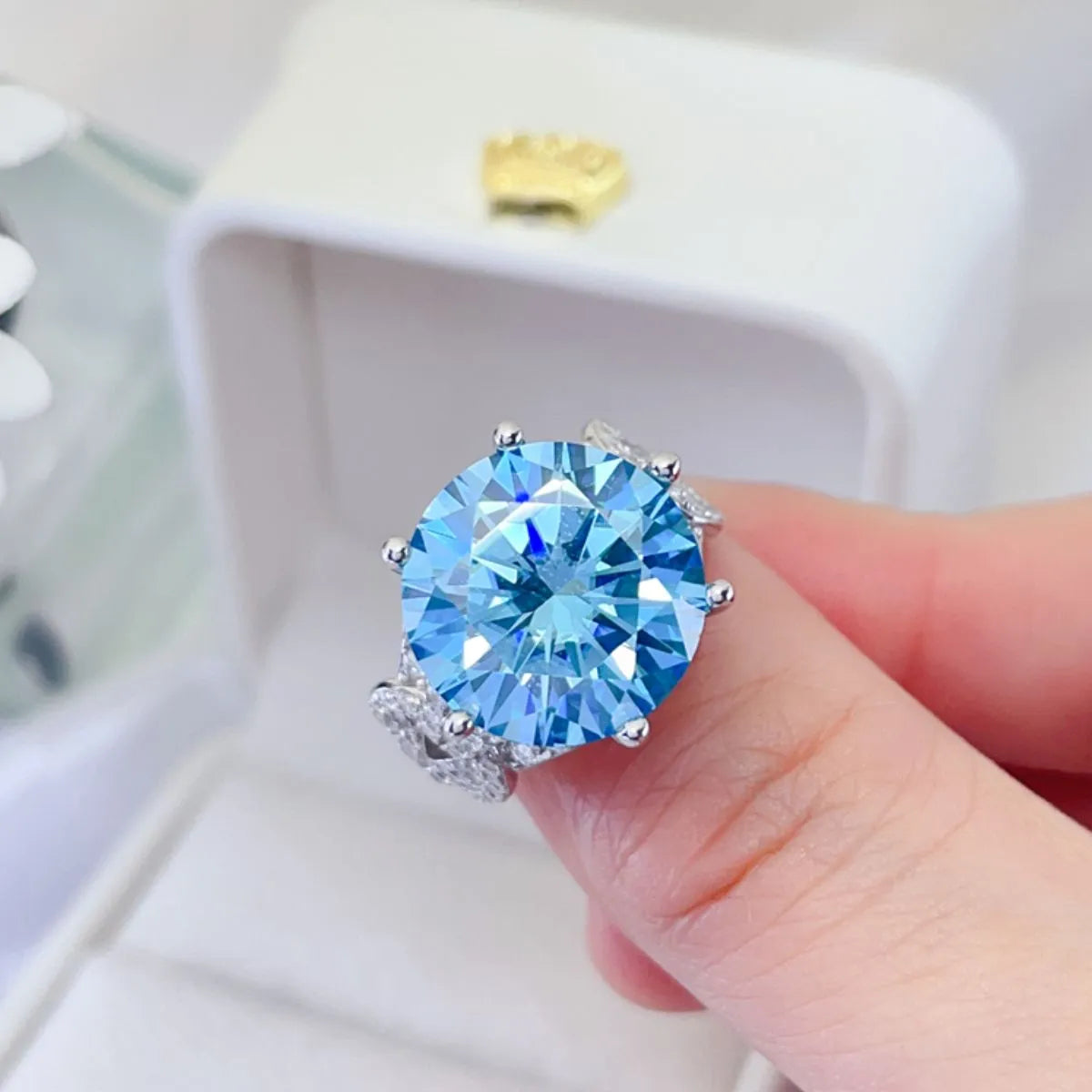 Silver Ring 10 Carat Moissanite Pastel Blue Stone 925 Sterling Platinum-plated 6d747f3b-fd44-4914-9c80-f8cd5636b744-Max-Origin Trendsi