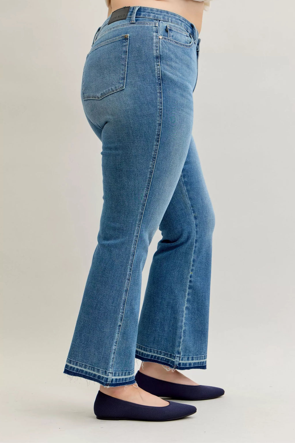 Judy Blue Jeans Mid Rise Slim Bootcut Tummy Control Release Hem Plus Sizes 6dd52ff7-994e-4404-9493-5dbb037e8d82-Max-Origin Trendsi