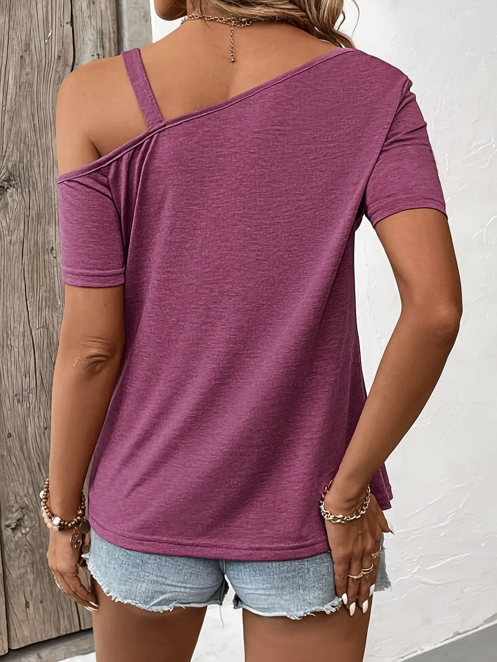 Women's T-Shirt Asymmetric Shoulder with Metal Buckle Detail Short Sleeve 6e9b10cc3c454691a7893649da6918c5-Max-Origin Trendsi