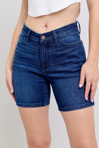 Judy Blue Bermuda High Waist V-Front Dark Blue Pocketed DK 6ee3e510f5b84dbf89af08eef2f1196b-Max-Origin Trendsi