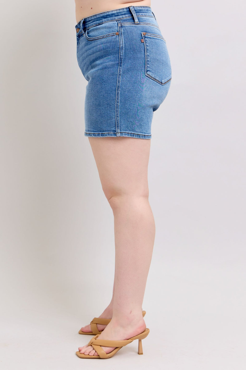 Judy Blue Denim Shorts 2 Buttons with Pockets Medium Wash Plus Sizes 6f2944b4-21f7-4711-a8c3-e9165d24b794-Max Trendsi