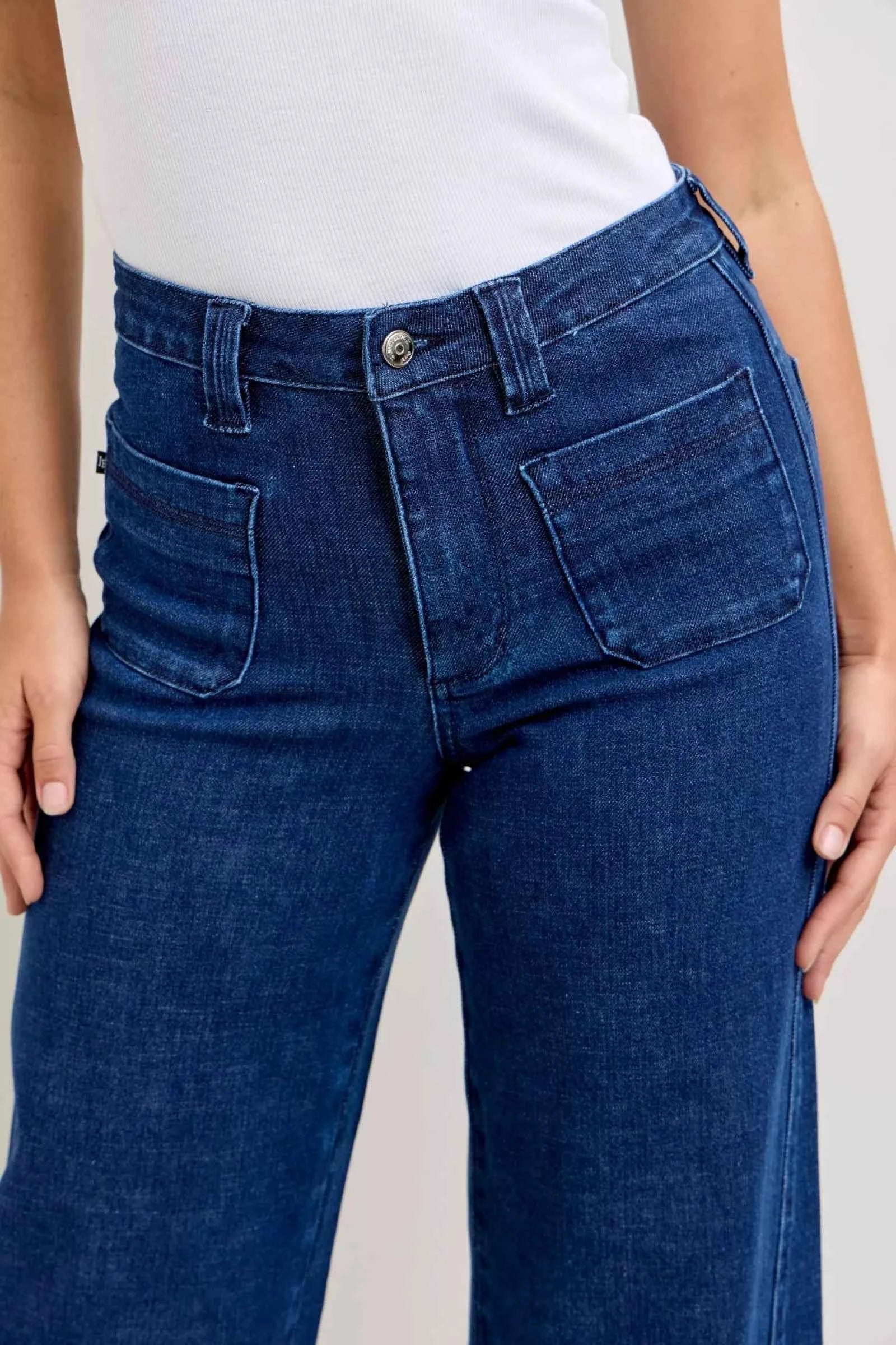 Judy Blue Wide Jeans High-Waisted Retro with Patch Pockets & Twisted Seams 6f8c6d76-c9d7-4a4b-80b8-025e885bde57-Max-Origin Trendsi