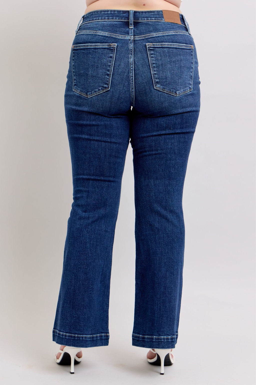 Judy Blue Flare Jeans High Rise with Pockets Dark Wash Plus Sizes 71b00bb5-a9a9-44eb-911e-bc8e770d0bee-Max Trendsi