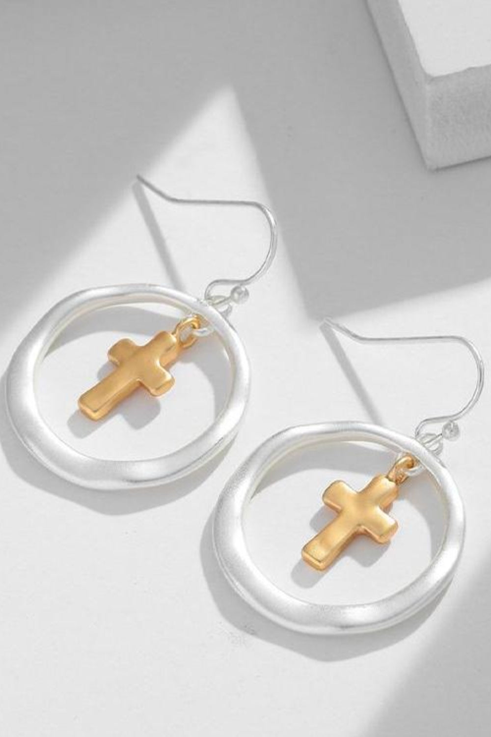 Cross Dangle Earrings Silver Brass Contrast Gold-plated Round Women Jewelry 75caf4fd-7e32-49c3-9b36-ff48a461c2dc-Max Trendsi