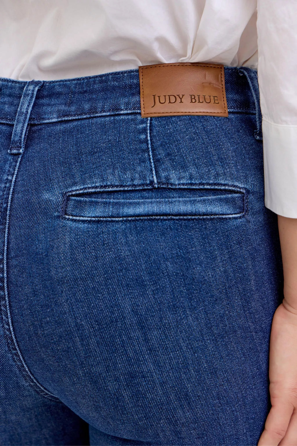 Judy Blue Flare Jeans High Waist Dark Wash with Front Patch Pockets 76ba6bf5-e810-4db8-b4a9-6e8aa3158bea-Max-Origin Trendsi