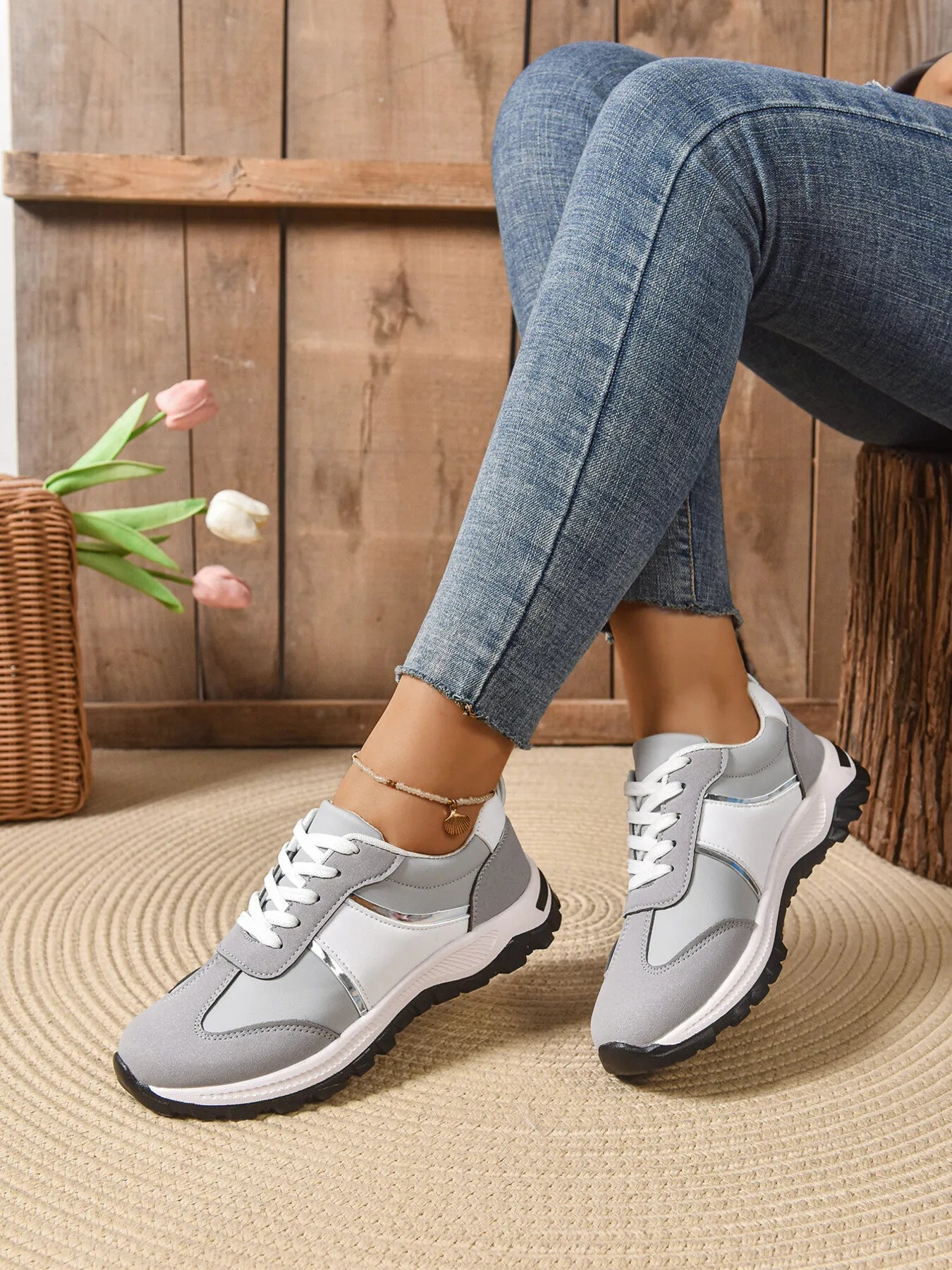 Women's Sneakers PU Leather Contrast Lace Up Flat Casual Shoes 770b79fef214428084f2ddb4d1a8bbcf-Max-Origin Trendsi