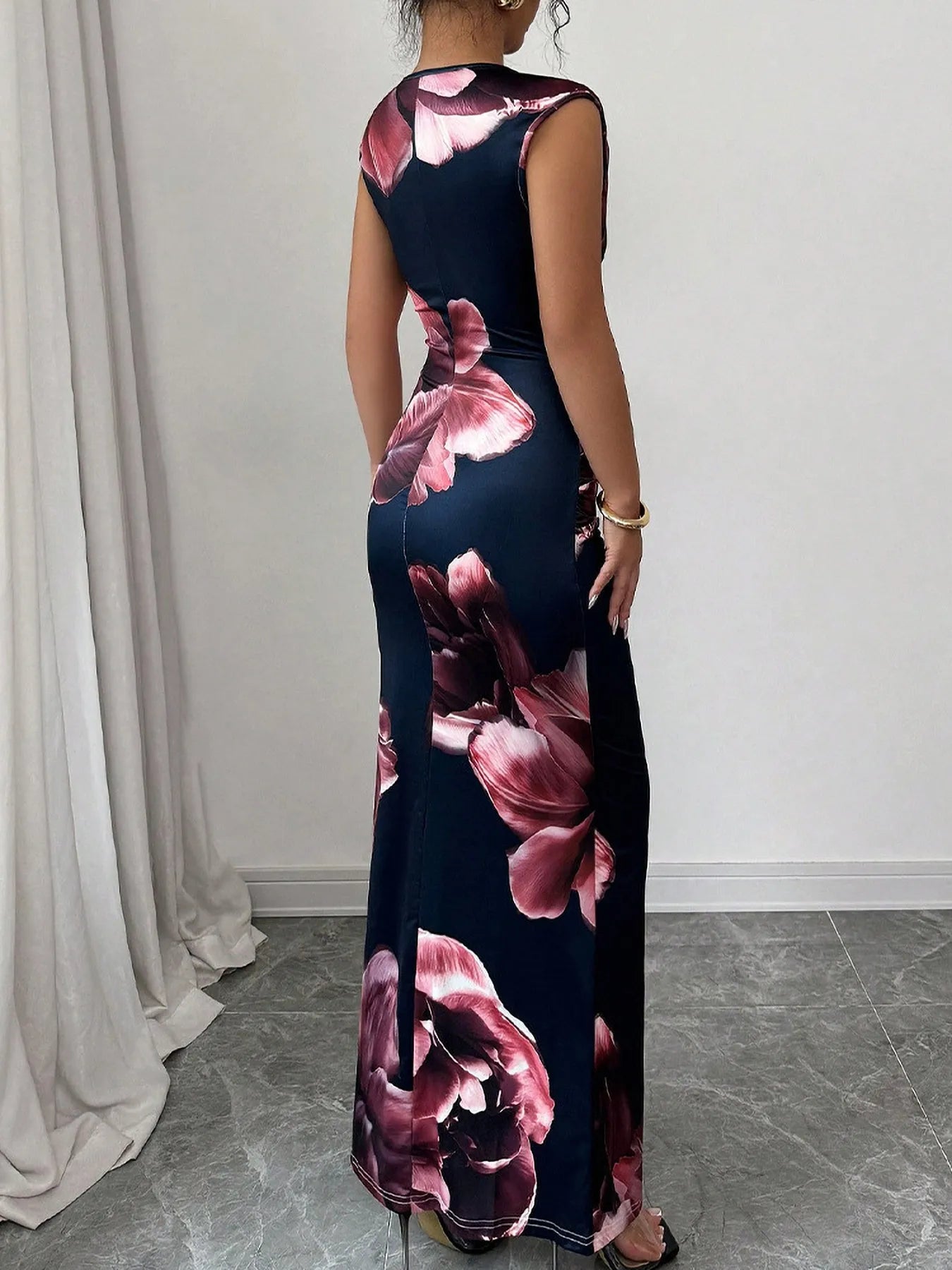 Floral Maxi Dress Sleeveless Bodycon Round Neck Long Party Dresses 790e4f99-9200-47fc-8d7c-a7f8772b78c3-Max-Origin Trendsi
