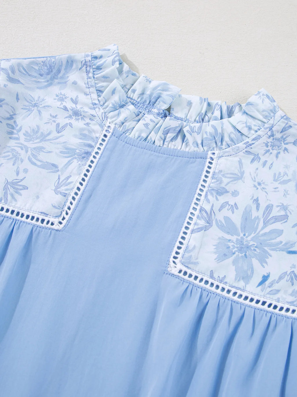 Women's Blouse Light Blue Lace Insert Floral Puff Sleeve Patchwork Loose Top 7926c2d7ba5944e6bf3af355414677d4-Max-Origin Trendsi