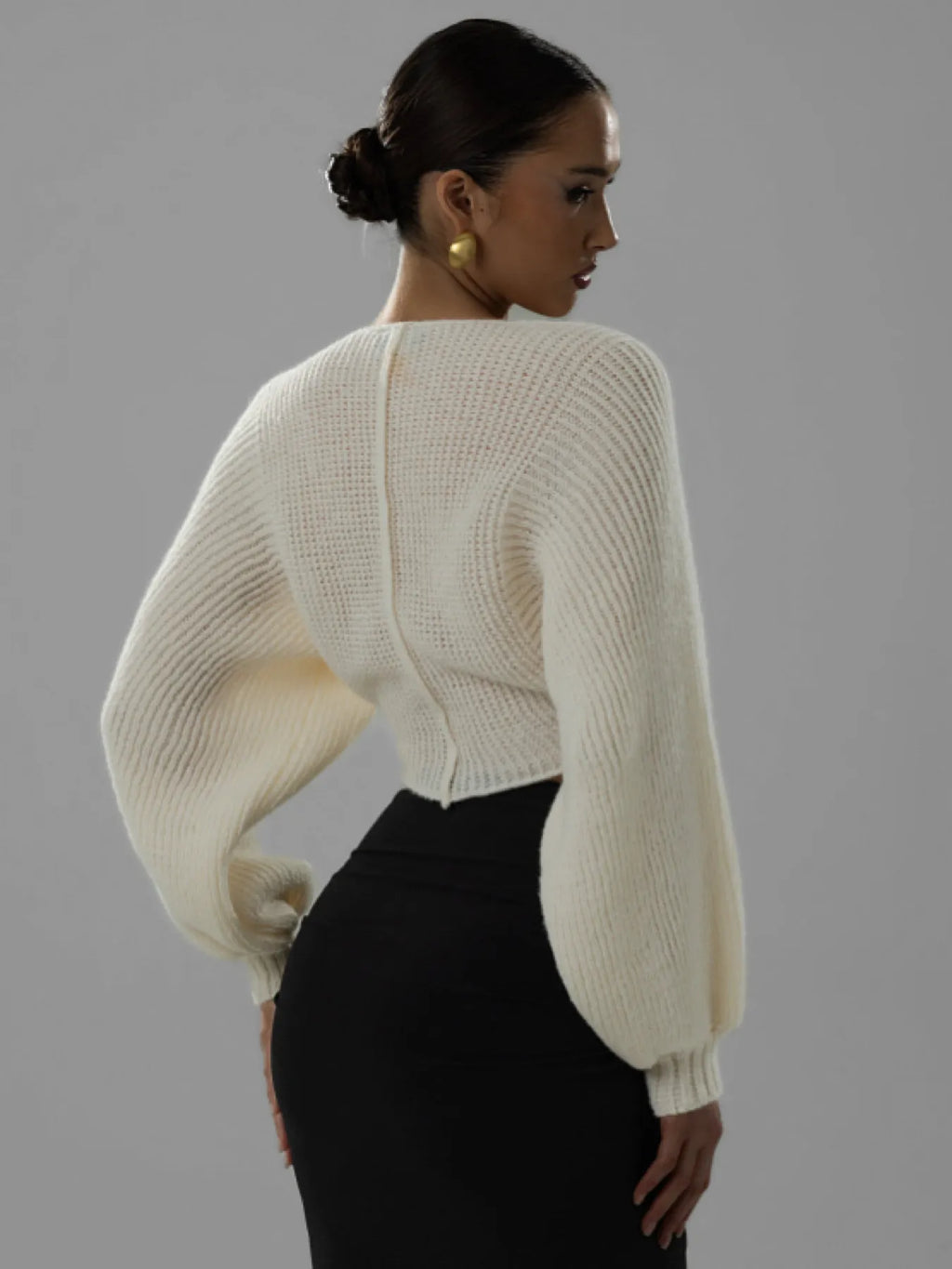 Women's Crop Sweater Off White V-Neck Long Sleeve Sweater 7a29527f00e64e51b7ed061e63aaed6c-Max-Origin Trendsi