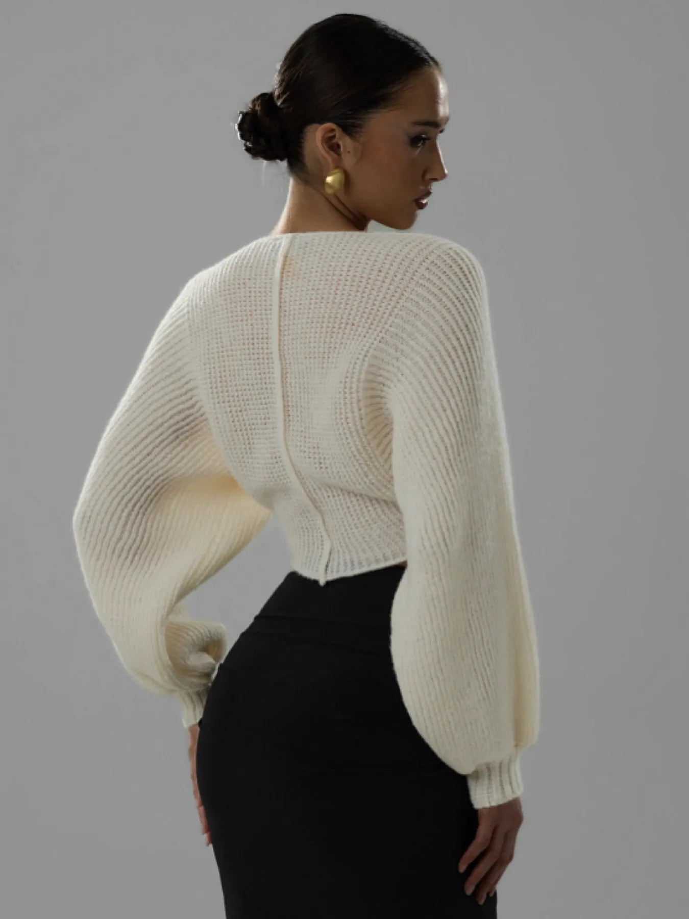Women's Crop Sweater Off White V-Neck Long Sleeve Sweater 7a29527f00e64e51b7ed061e63aaed6c-Max-Origin Trendsi