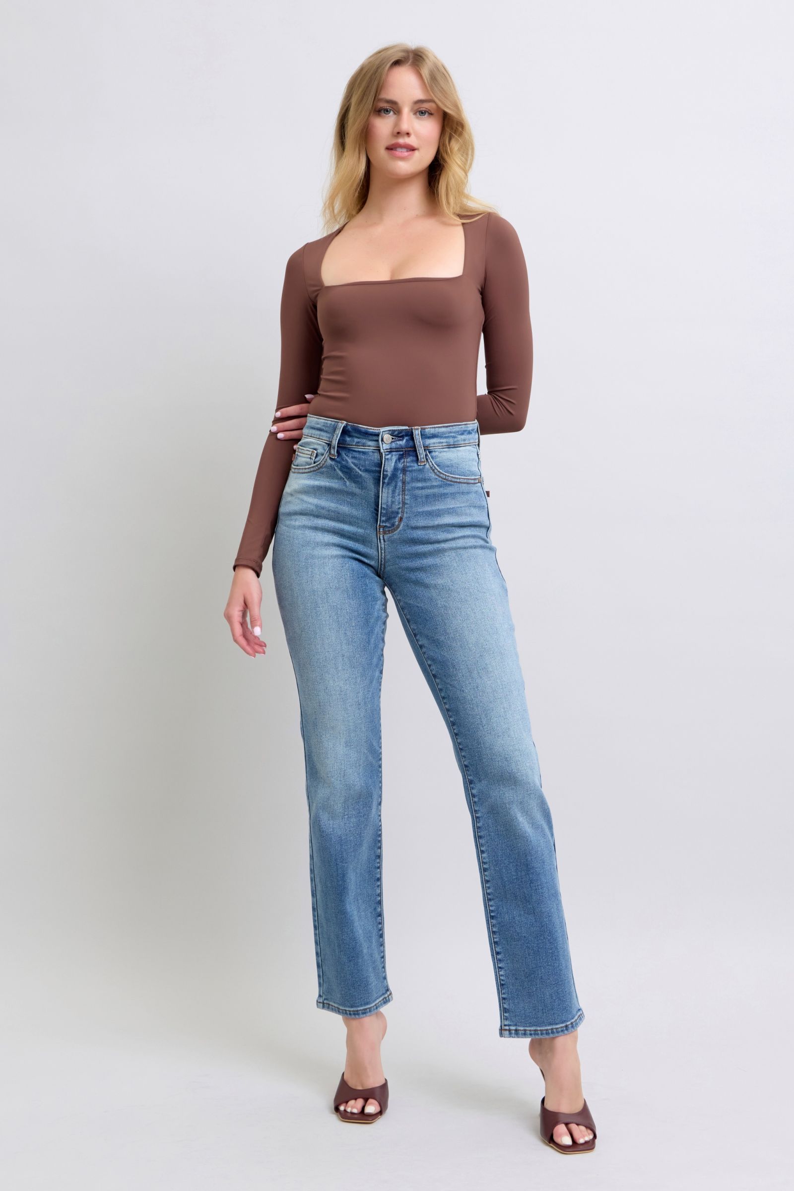 Judy Blue Jeans Medium Wash Thermal Straight Denim Pants with Pockets 7bde0dcd-3e93-4ce9-bbaa-c8cfa6b2a9a6-Max Trendsi