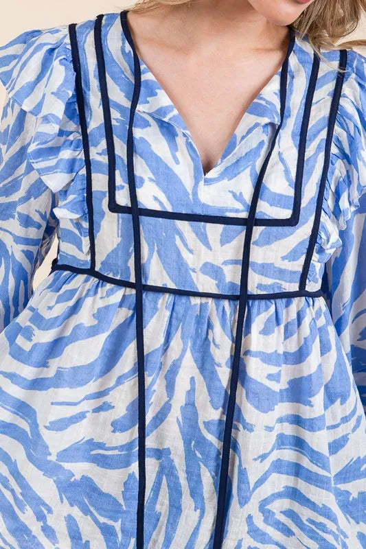 Lime 'N' Chili Blouse Blue Graphic Print Solid Trim Quarter Sleeve Tiered 7dd30731e5474a40817c3e1f4ffe2247-Max-Origin Trendsi