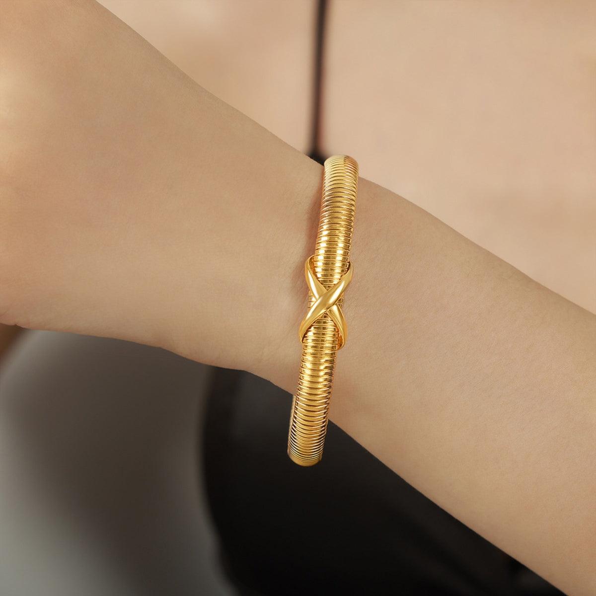 Bracelet 8K gold-plated Titanium Steel Spring Shape Gold One Size 7e594e32-2bdd-4b26-ac27-a3f4d2286ceb-Max Trendsi