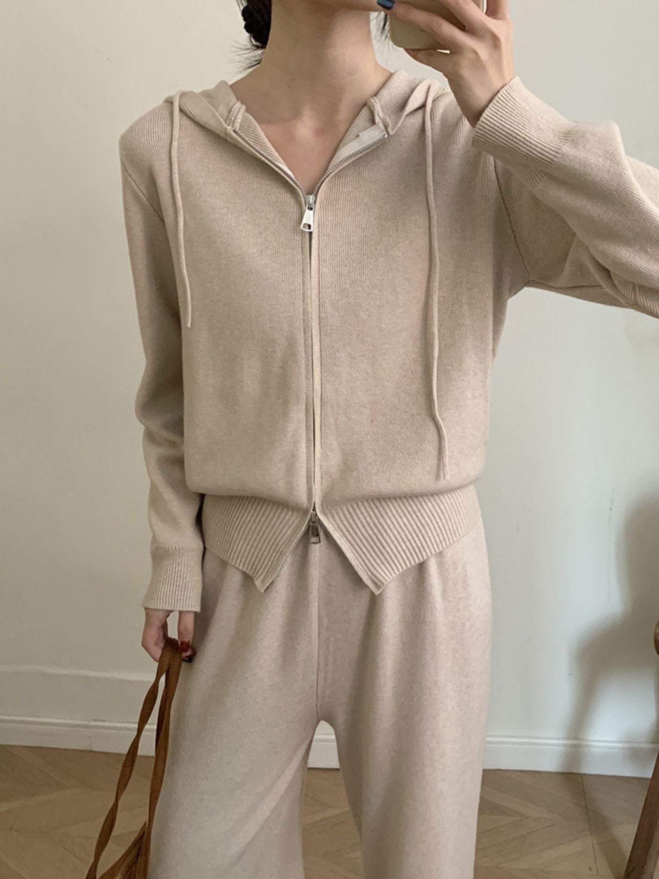 7f51c040-e5d5-4082-a25c-89a51cce187c-Max