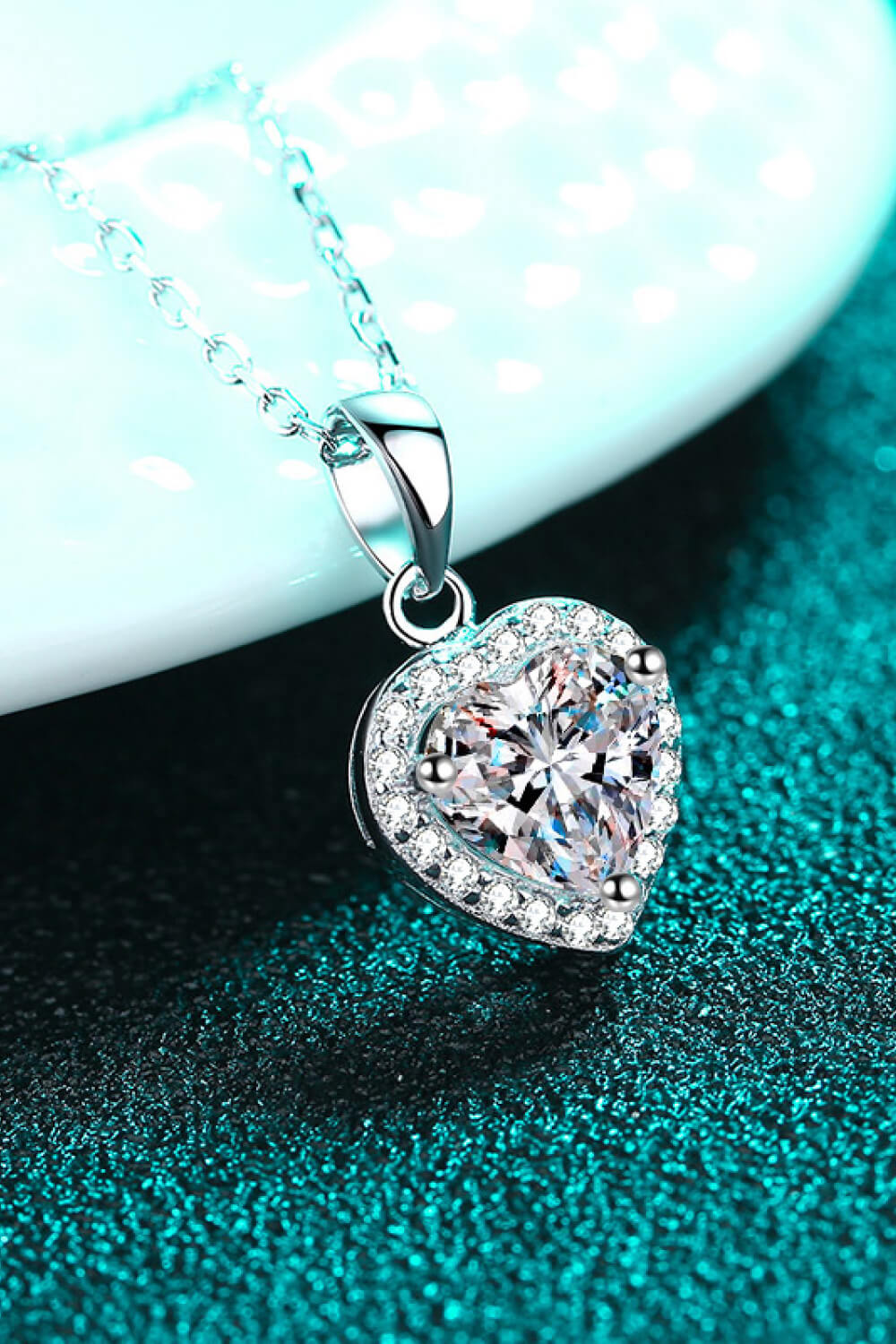 1 Carat Moissanite Zircon Heart Pendant Chain Necklace 925 sterling silver 80cdf7ac6e7a4e1ab05c5b958bb51264-Max Trendsi