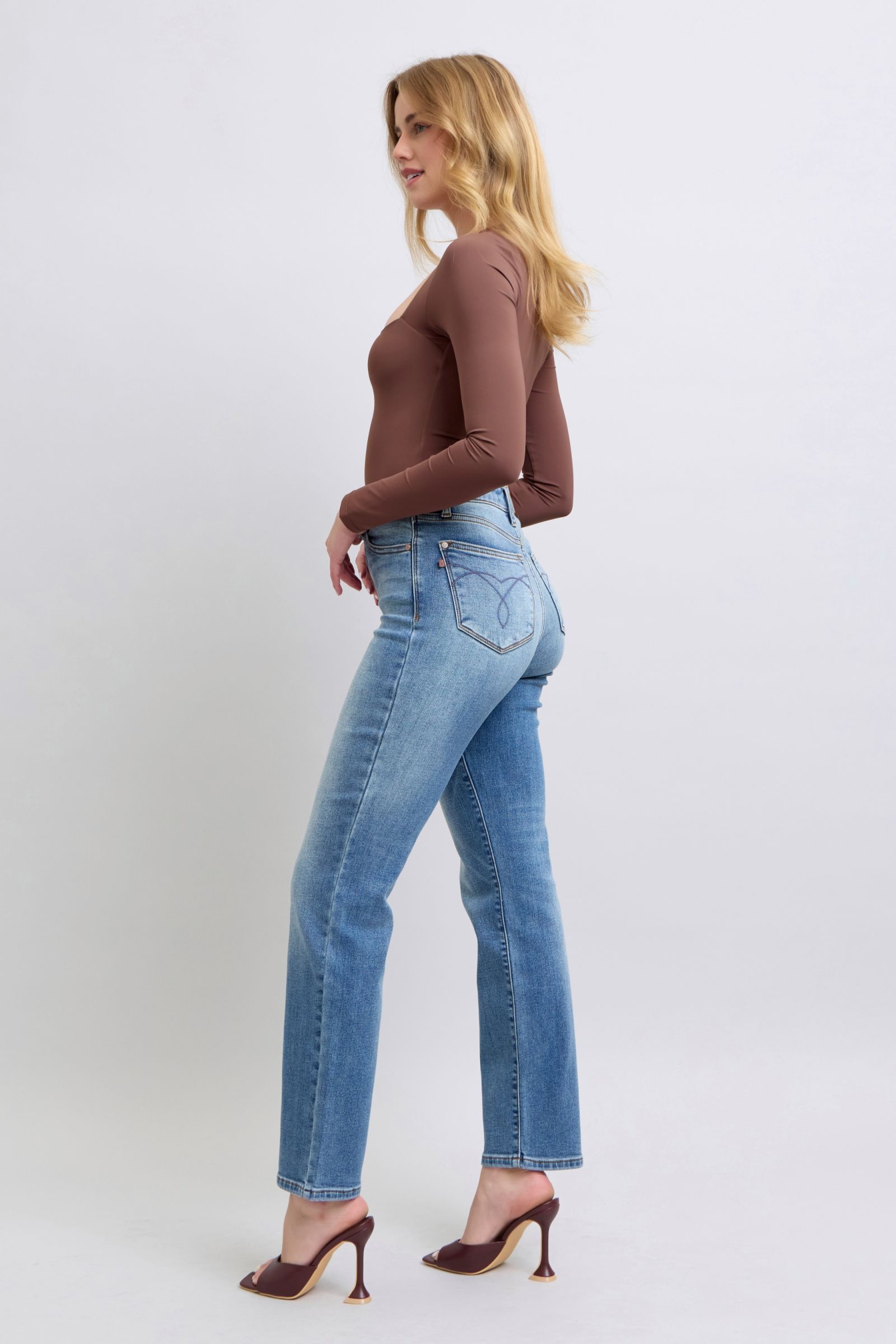 Judy Blue Jeans Medium Wash Thermal Straight Denim Pants with Pockets 811dd333-8e26-4322-a9c5-962e4eebd6da-Max Trendsi