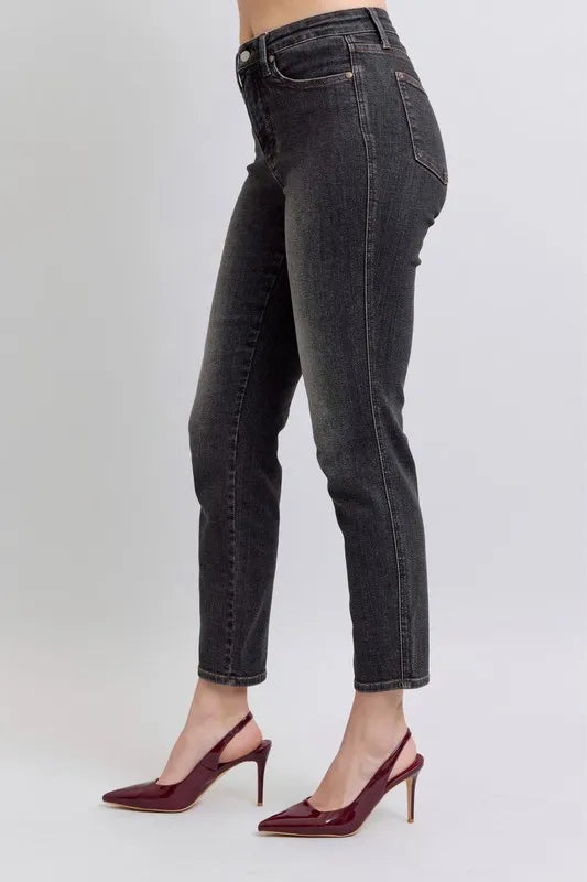Judy Blue Black Slim Jeans Mid Rise Tummy Control 81f18c71f80f4bec97541e661e2d6e12-Max-Origin Trendsi